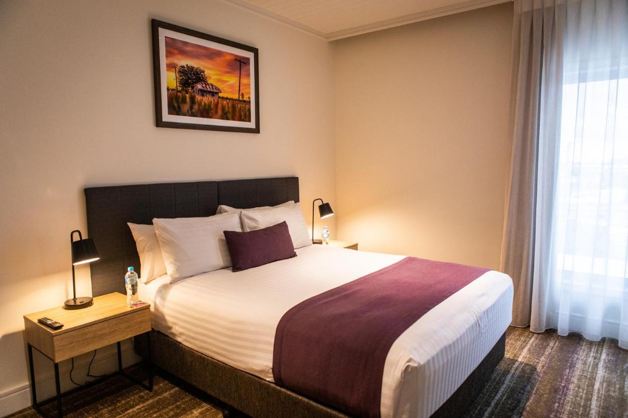 Porter'S Plainland Hotel 外观 照片