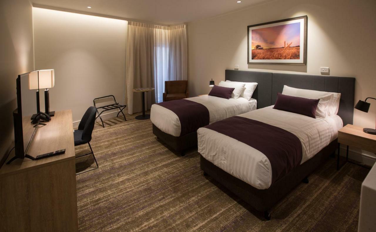Porter'S Plainland Hotel 外观 照片